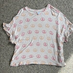 Woman’s Luloroe t shirt